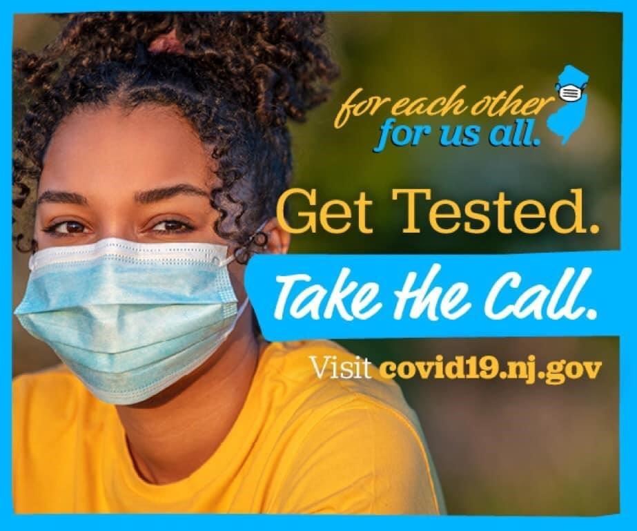 Girl wearing a mask, encouraging people to take the call when a contract tracer calls