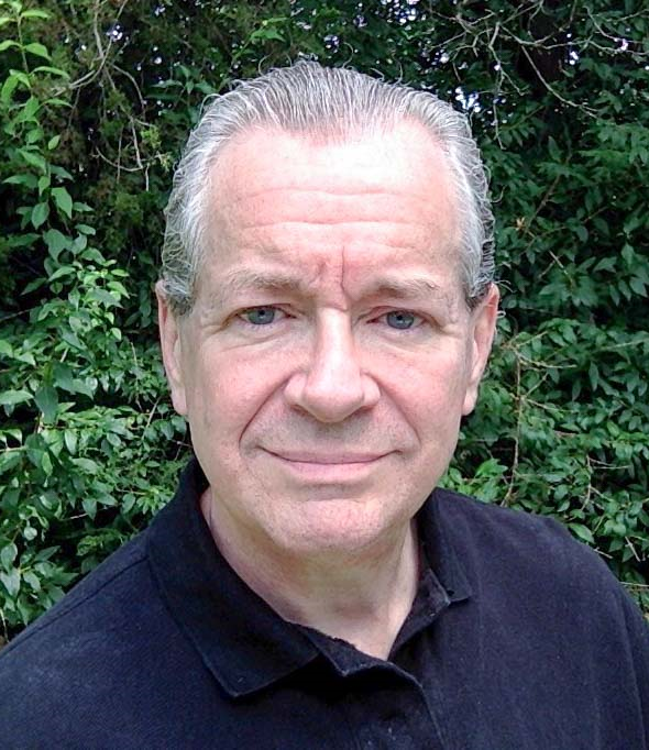 Michael Ruger casual Headshot 